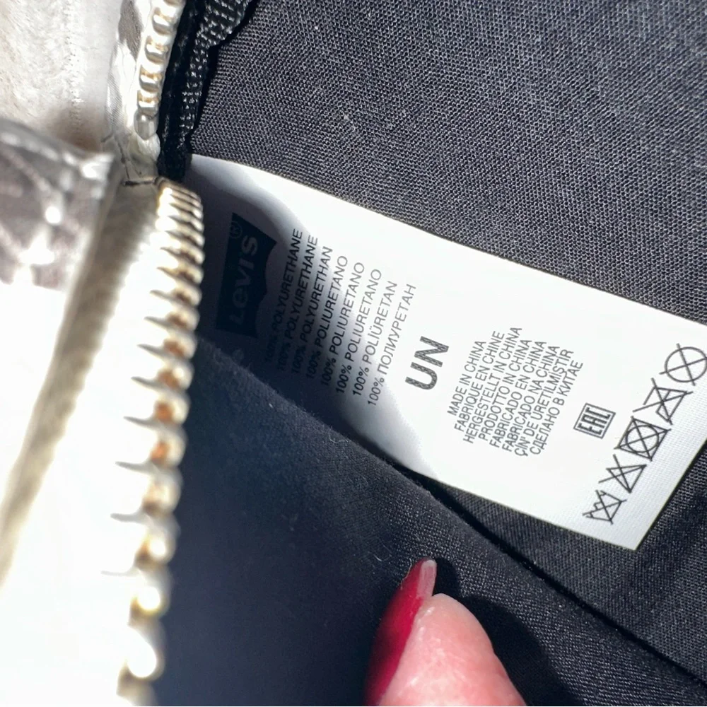 Levi’s Snakeskin Belt Bag Fanny Pack - Picture 5 of 10